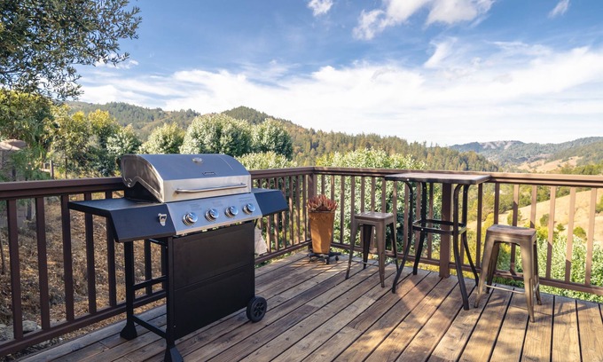 Woodacre House | Baby Hawk Nest w/Views
