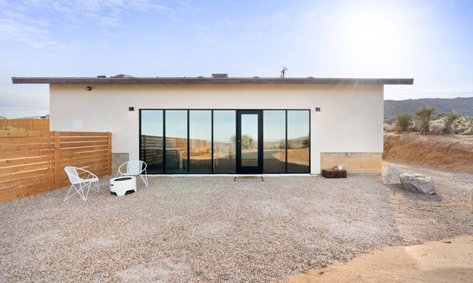 Joshua Tree House | ✨ Back Haus - Views, Dark Skies and Fire Pit! ✨