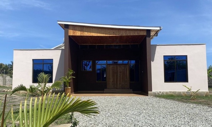 Diani Beach Villa | Backdoor Villa - Private villa with big pool, a chef free of charge