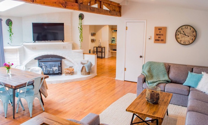 Baderville House | Bader #1 Flagstaff Guest House: Cozy Hidden Gem