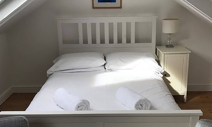 Sennen Cove Apartment | Badgers Loft apartment with stunning sea views and next to beach. Sleeps 2