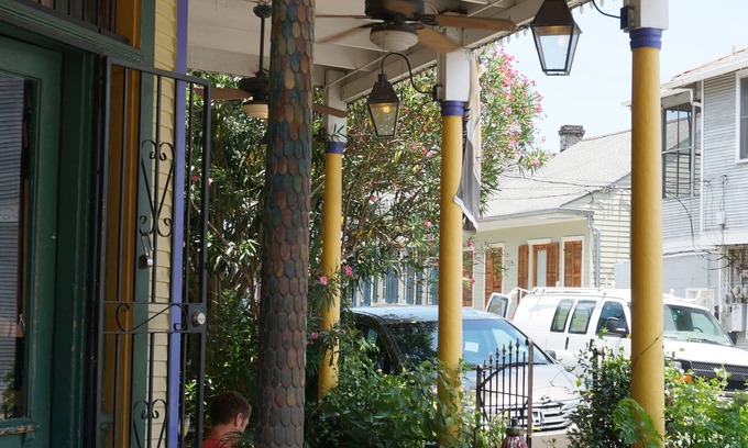 Faubourg Marigny Bed & Breakfast | Balcony Guest House