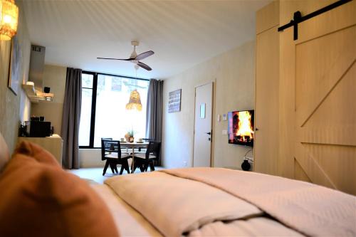 South Antwerp Apartment | Balinese Cityflat AC