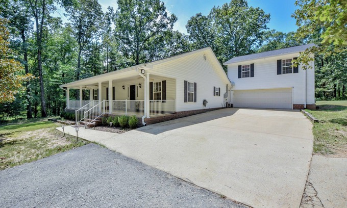 Northport House | Bama Retreat-sleeps 10-Perfect for Game Days or Vacations