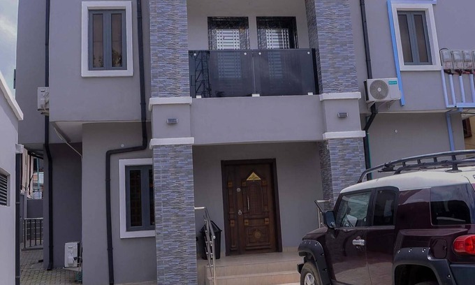 Surulere Apartment | Bamgbose Apartments - Sleeps 2 - Parking - Wifi