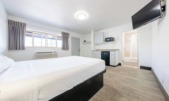 Hollywood District Hotel | Banfield Studios By OYO Portland OR