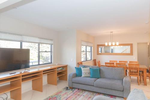 Jindabyne House | Banjo's Way 2
