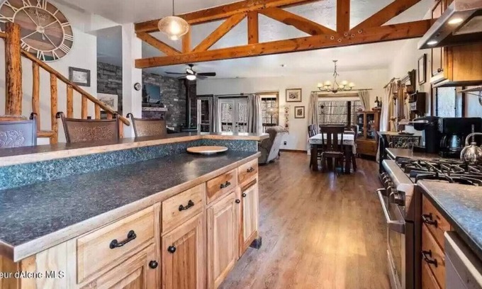 Bonner County House | Barnhart Main · 4 Bed Beautiful Home Minutes from Silverwood!