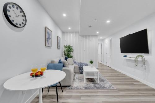Calgary Apartment | Basement in Calgary - 10 Mins from Calgary Airport