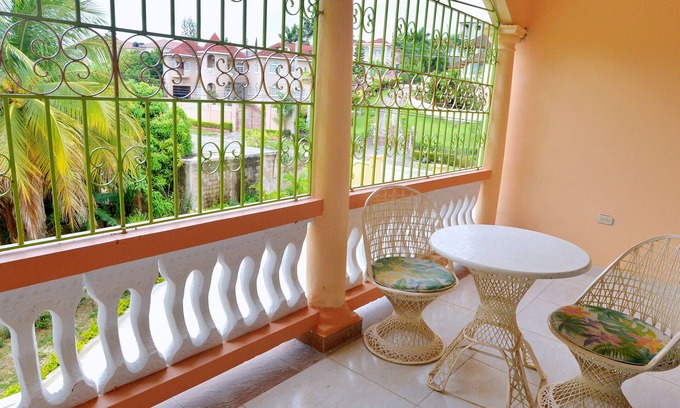 IronShore Estates Bed & Breakfast | Basileia Palace