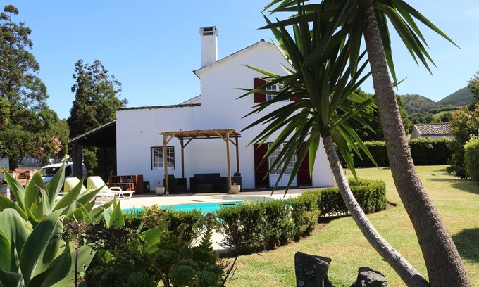 Senhora dos Aflitos Ski Chalet | Batalha House
