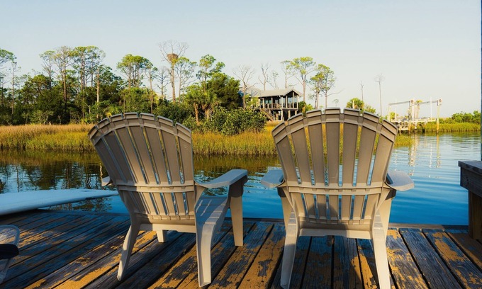 Plantation House | Bay Front!!! Tropical Hidden Oasis!privacy with DOCK MultipleDecks!Great sunsets
