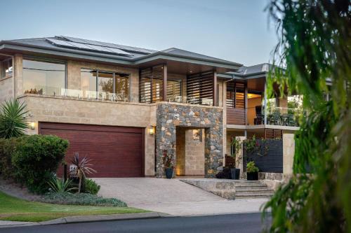 Quindalup House | Bay Largo I Private Properties