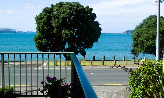 Paihia Hotel | Bay Sands Seafront Studios