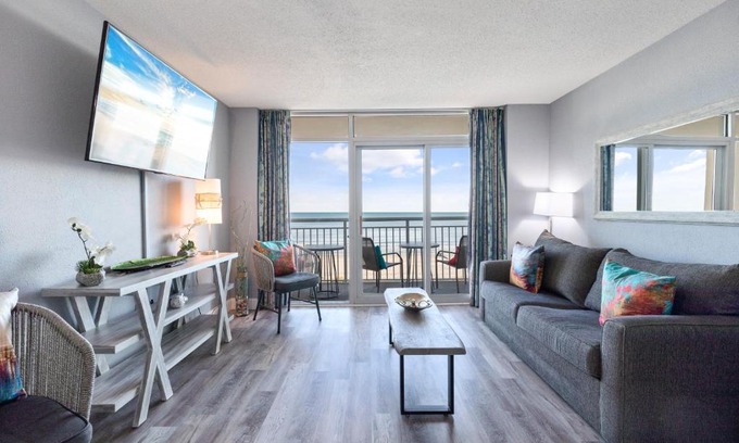 Crescent Beach Hotel | Bay Watch 0439
