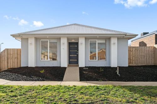 St Leonards House | Baybreeze Bliss