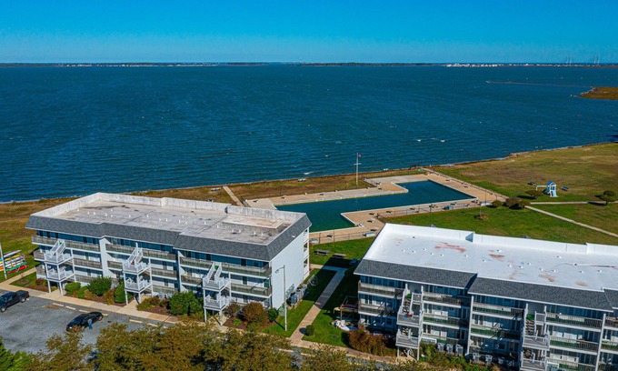 Cedar Neck Condo | Bayfront 1st Floor Condo with Olympic Size Pool - Family Friendly & Renovated
