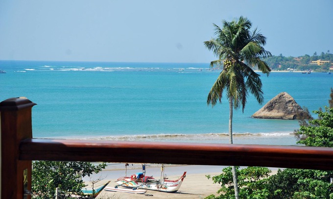 Weligama Hotel | Bayfront