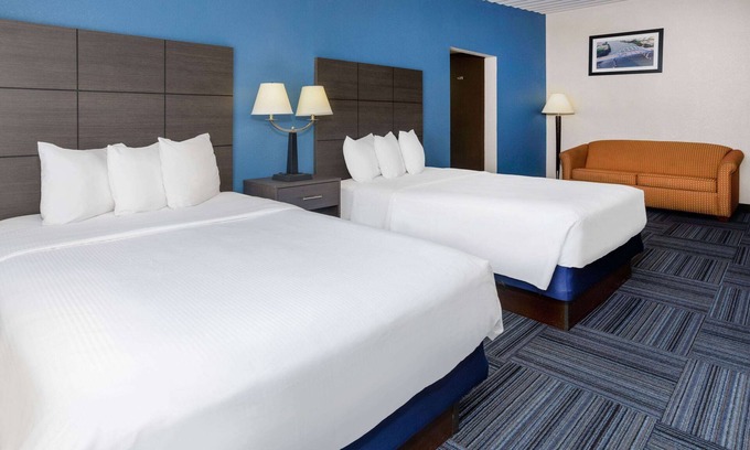 Appleton Hotel | Baymont by Wyndham Appleton