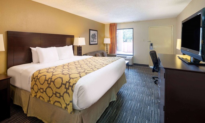 Columbus Hotel | Baymont by Wyndham Columbus GA