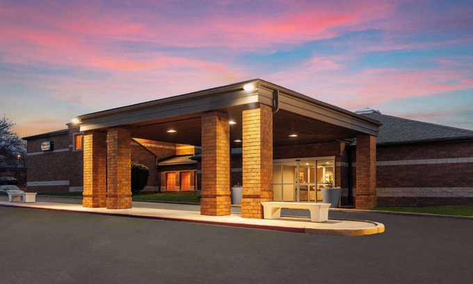 Akron Hotel | Baymont by Wyndham Copley Akron