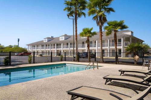 Kingsland Hotel | Baymont by Wyndham Kingsland