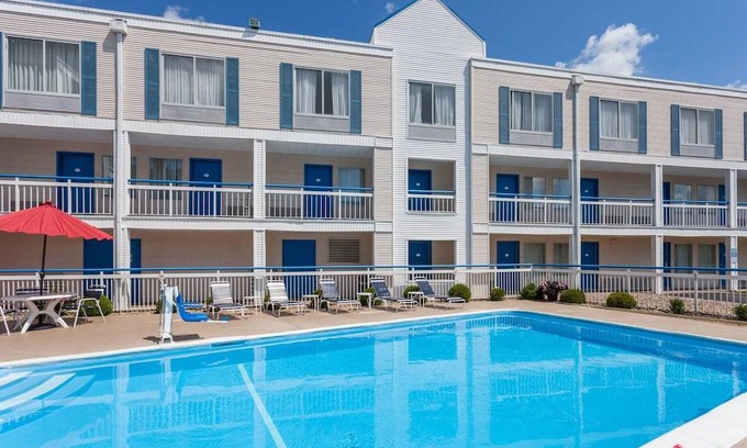 Orange Prairie Hotel | Baymont by Wyndham Peoria