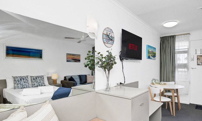 Glenelg Apartment | Bayscape Studio Glenelg