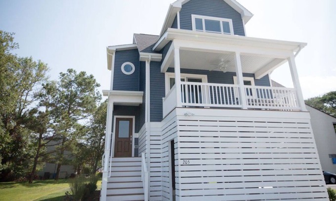 Caine Woods House | Bayside Bliss is the perfect beach getaway and a short walk from the beach