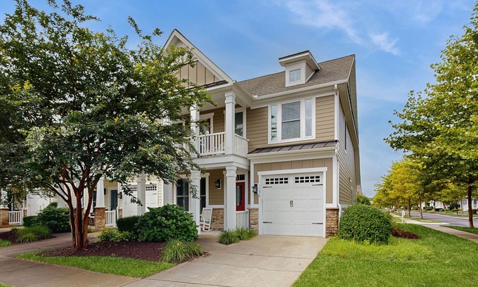 The Commons House | Bayside Resort townhouse w/golf on-site, gym, and shared sauna