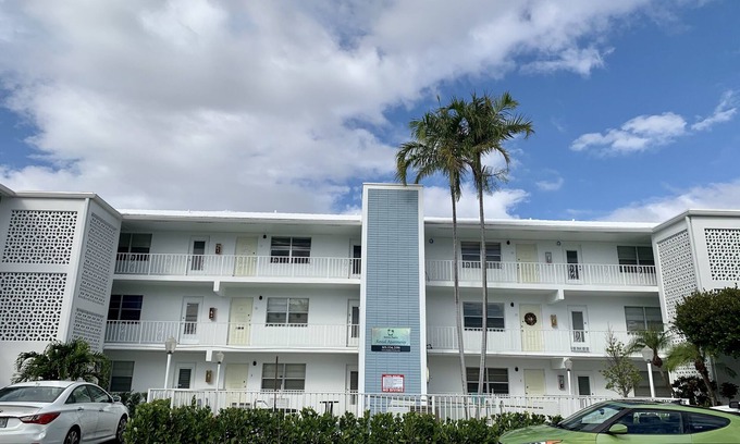 East Fort Lauderdale Apartment | Bayview Regency Apartments By Lowkl