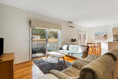 Dromana House | Beach 27 by Ready Set Stay - BYO LINEN & TOWELS