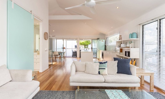 Blueys Beach House | Beach Bay Bee on Banksia