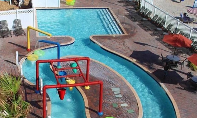 Bostroms Resort | Beach Escape! 2 Great Units, Kitchen, Beachfront, Pool, Shop at Volusia Mall