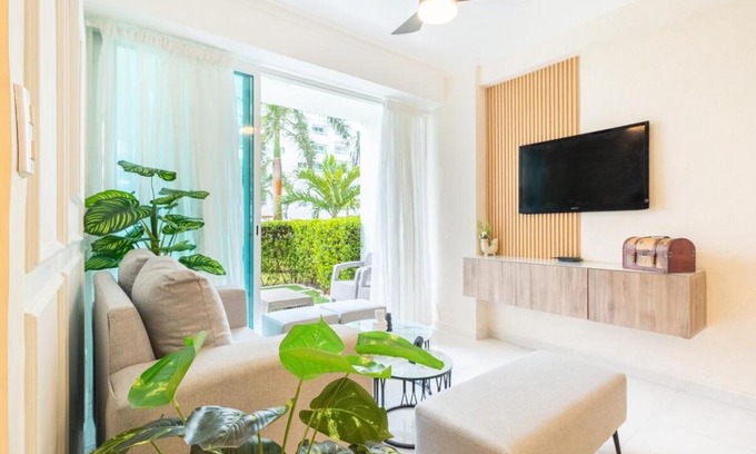 Villas Del Mar Apartment | Beach Escape -Pool Patio -Free Parking -Pets