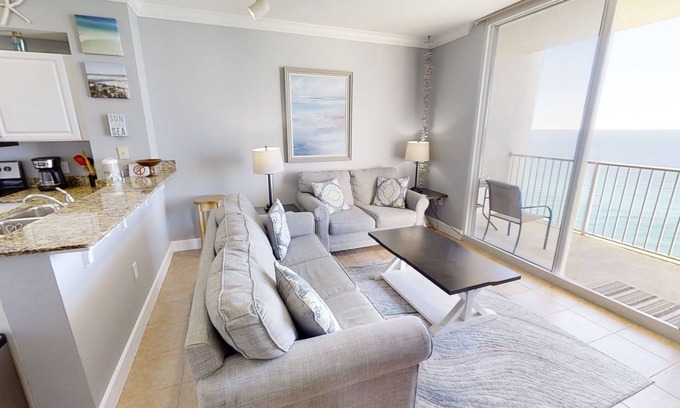 Panama City Beach Condo | Beach Front 2bed 3bath bunks Free Beach Service Free Golf & Activities Daily