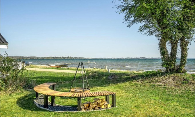 Grønninghoved Strand House | Beach Front Home In Sjølund