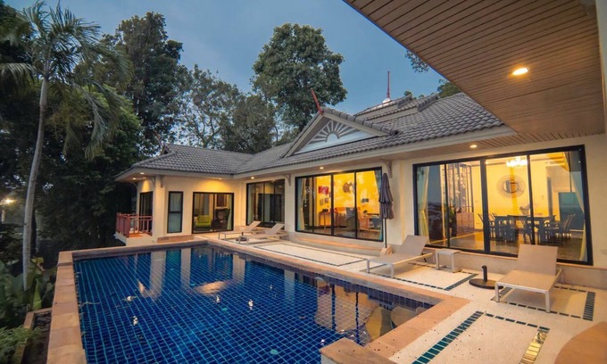 Pa Klok Villa | Beach Front Villa with Stunning views and own private beach,relax, BBQ.
