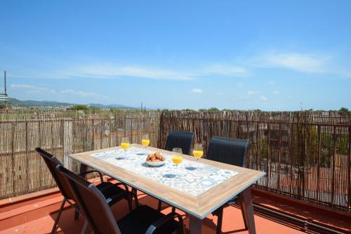 Castelldefels Apartment | Beach, Restaurants and Views