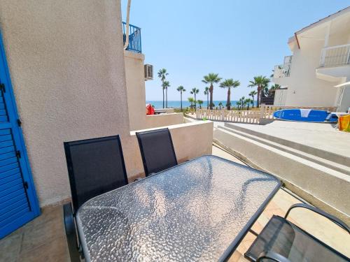 Pyla Apartment | Beach Vibes Beachfront Apartment