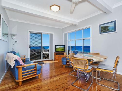 The Entrance Apartment | Beachcomer 1