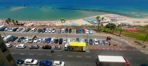 Bat Yam Apartment | Beachfront Apartment Bat Yam 613