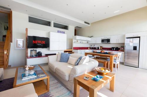 Juan Dolio - El Pueblo Apartment | Beachfront Bbq Infinitypool&jacuzzi Aqualoft