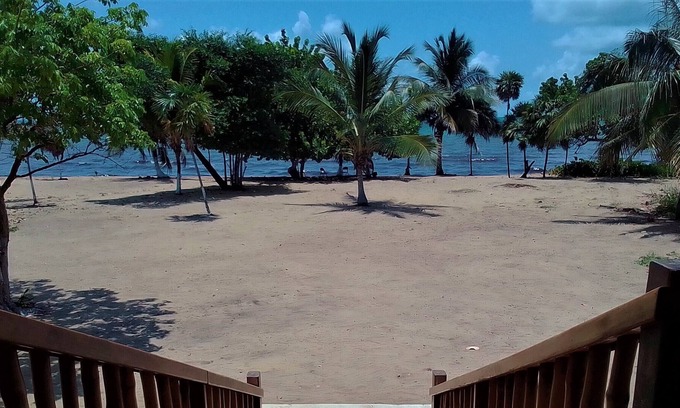Gales Point Apartment | Beachfront Cabana Apartment 6 with Free Access to Swimming Pool, WIFI …