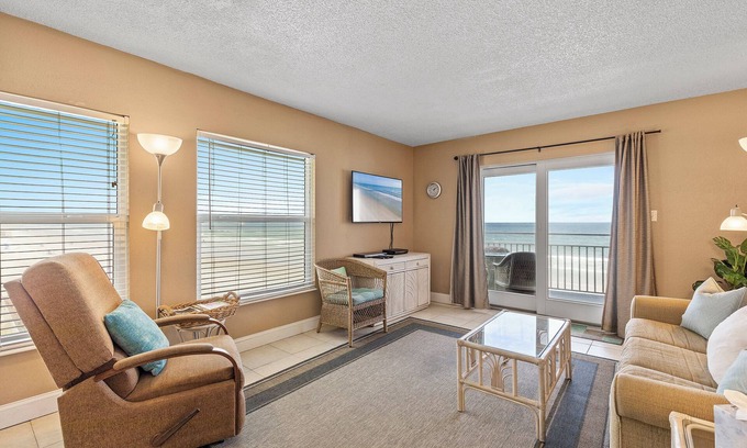 New Smyrna Beach Condo | ☀️Beachfront Corner Unit-Pool-Sea Coast Gardens II 301☀️