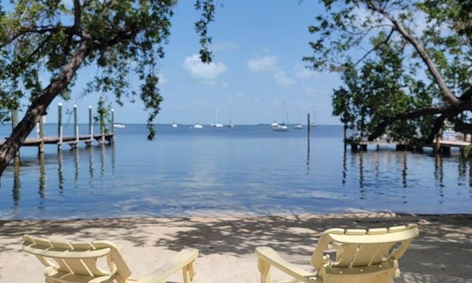 Key Largo Hotel | Beachfront Hideaway in the heart of Key Largo! Your own private beach!