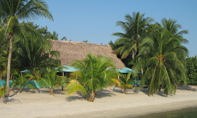 Placencia House | Beachfront in Belize with all the modern Convieniences