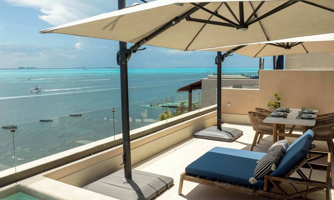 Isla Mujeres Apartment | Beachfront Luxe Penthouse Studio in Isla Mujeres