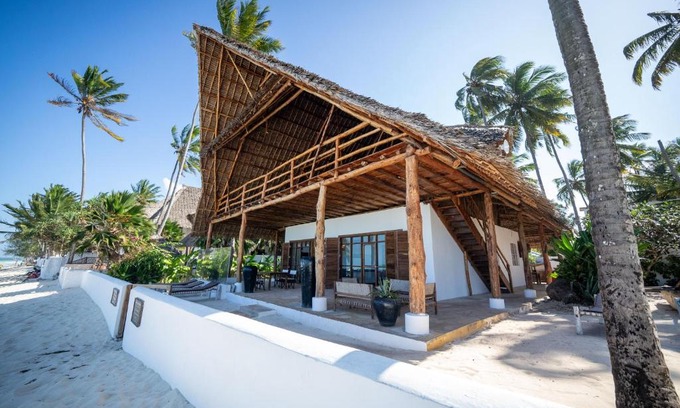 Kiwengwa Villa | Beachfront Turtle House with Private Pool ZanzibarHouses