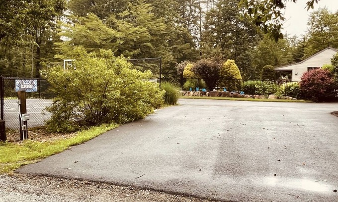Dunbarton RV Rental | Bear Brook Trail RV Parking site